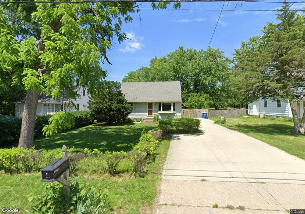 3230 E Shawnee Ave, Des Moines, IA 50317 - photo 1