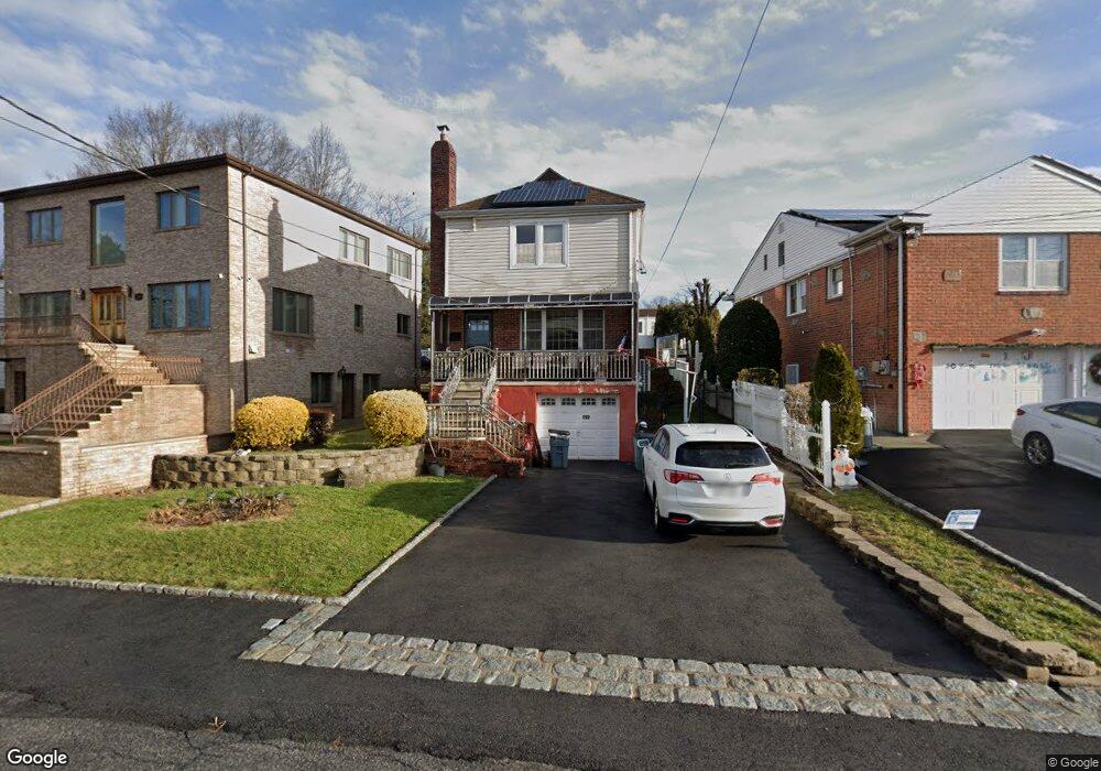 190 Roundhill Dr, Yonkers, NY 10710 - photo 1