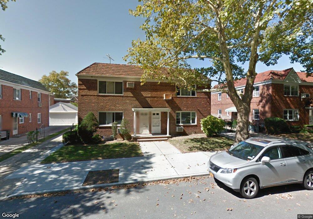 7316 199th St, Fresh Meadows, NY 11366 - photo 1