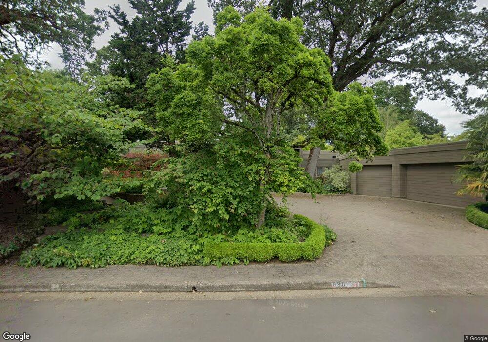 690 Fair Oaks Dr, Eugene, OR 97401 - photo 1