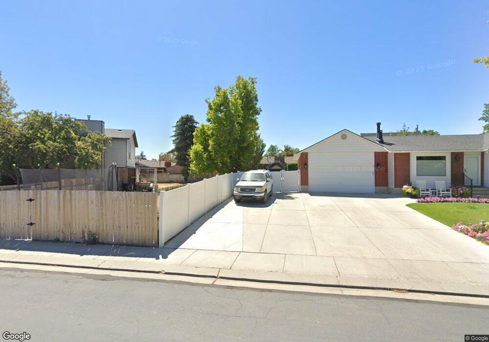 7418 S Hawthorn W, West Jordan, UT 84084 - photo 1