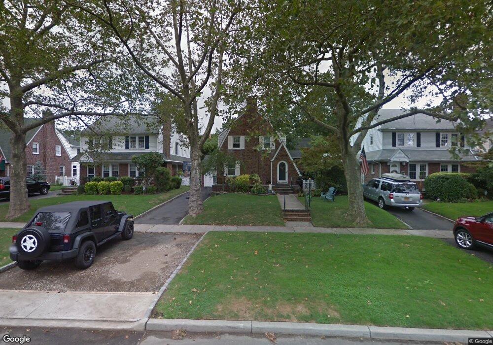 11 Jefferson St, Garden City, NY 11530 - photo 1