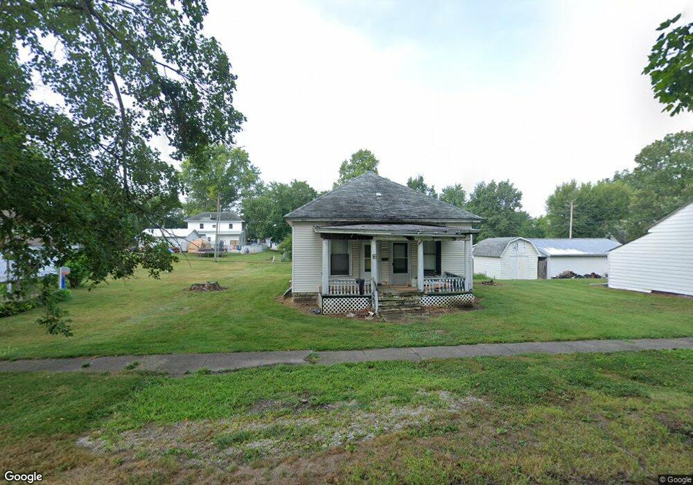 242 W Washington St, Virginia, IL 62691 - photo 1