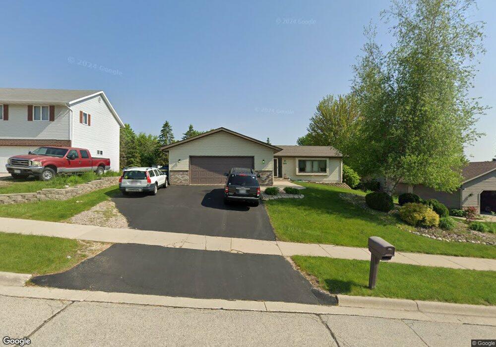 3224 Squire Ln, West Bend, WI 53090 - photo 1