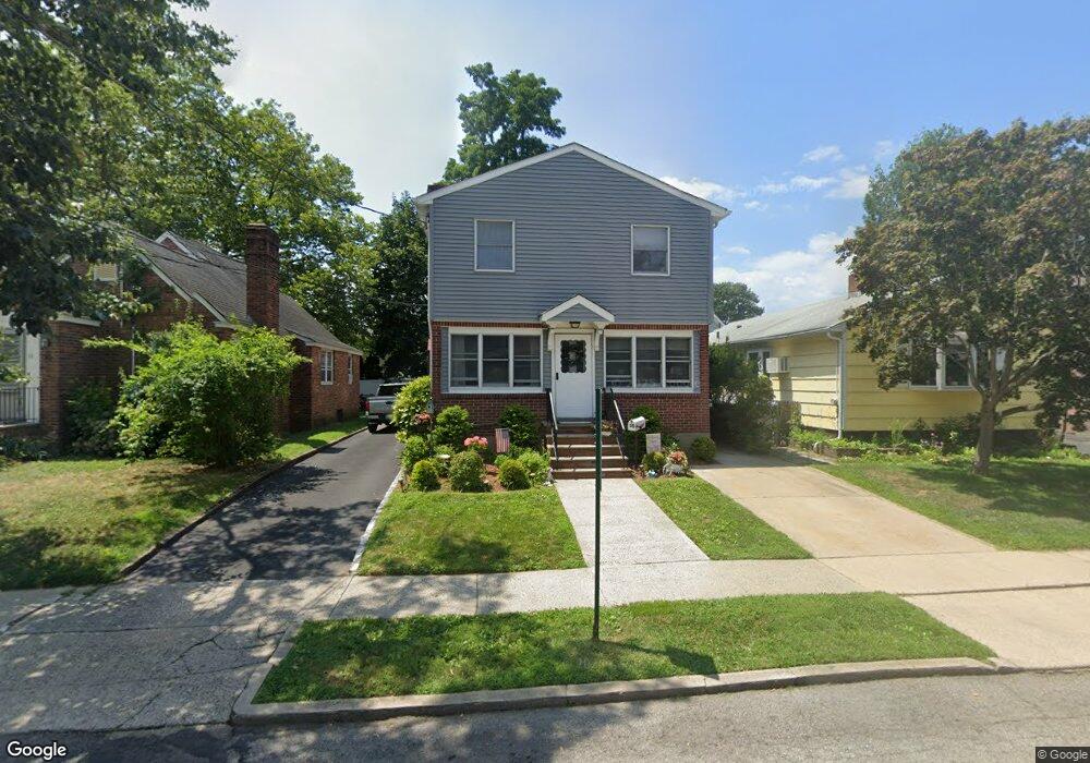 35 Cottonwood Rd, Port Washington, NY 11050 - photo 1