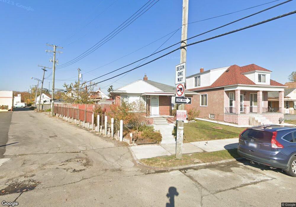 3829 Sobieski St, HamtraMcK, MI 48212 - photo 1