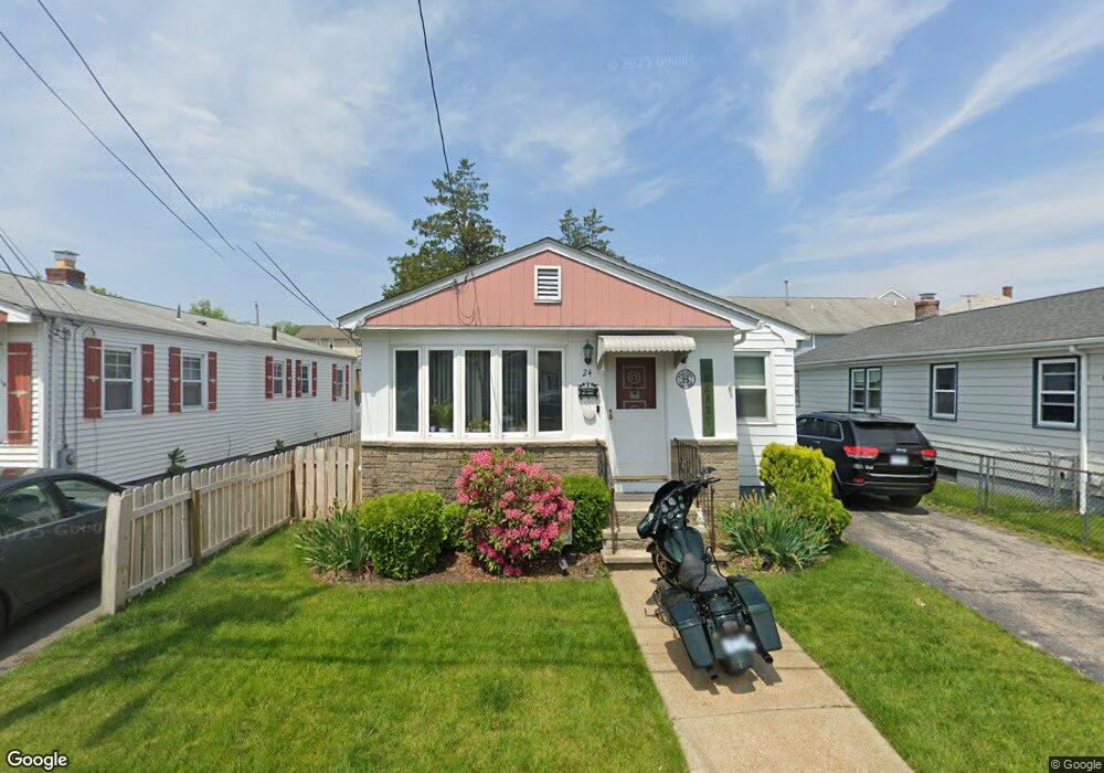 24 Wainwright St, Providence, RI 02908 - photo 1