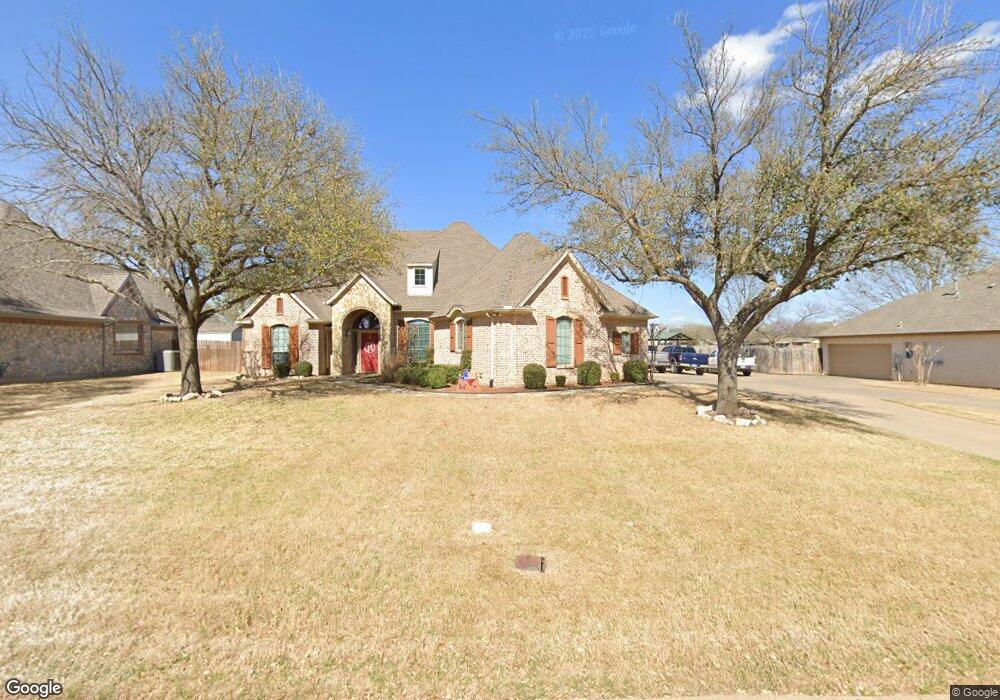1318 Wedgewood Dr, Cleburne, TX 76033 - photo 1
