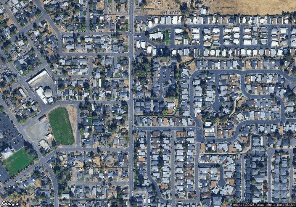 604 Shadow Way, Central Point, OR 97502 - photo 1