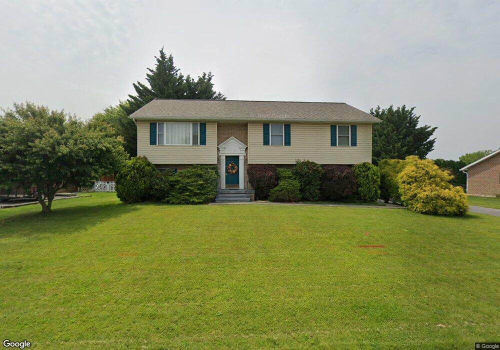 311 Wellslee Dr, Chambersburg, PA 17201 - photo 1