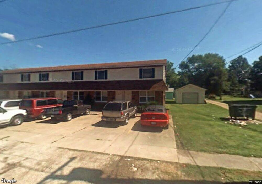 306 N Oak St, Effingham, IL 62401 - photo 1