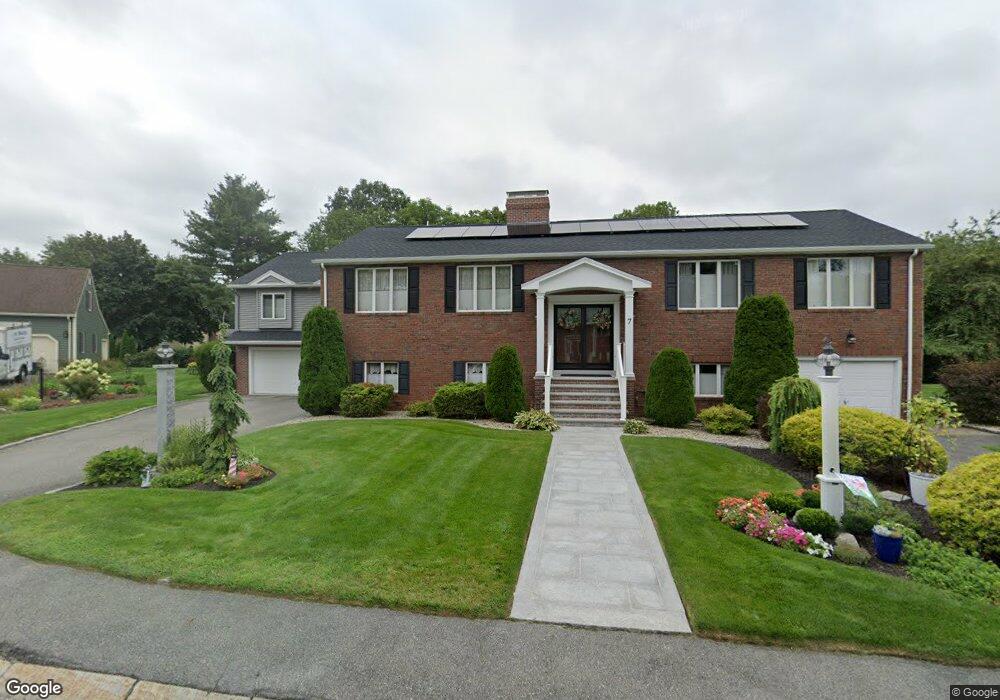 7 Strawberry Ln, Woburn, MA 01801 - photo 1