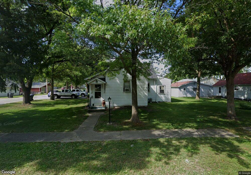 700 E Van Allen St, Tuscola, IL 61953 - photo 1