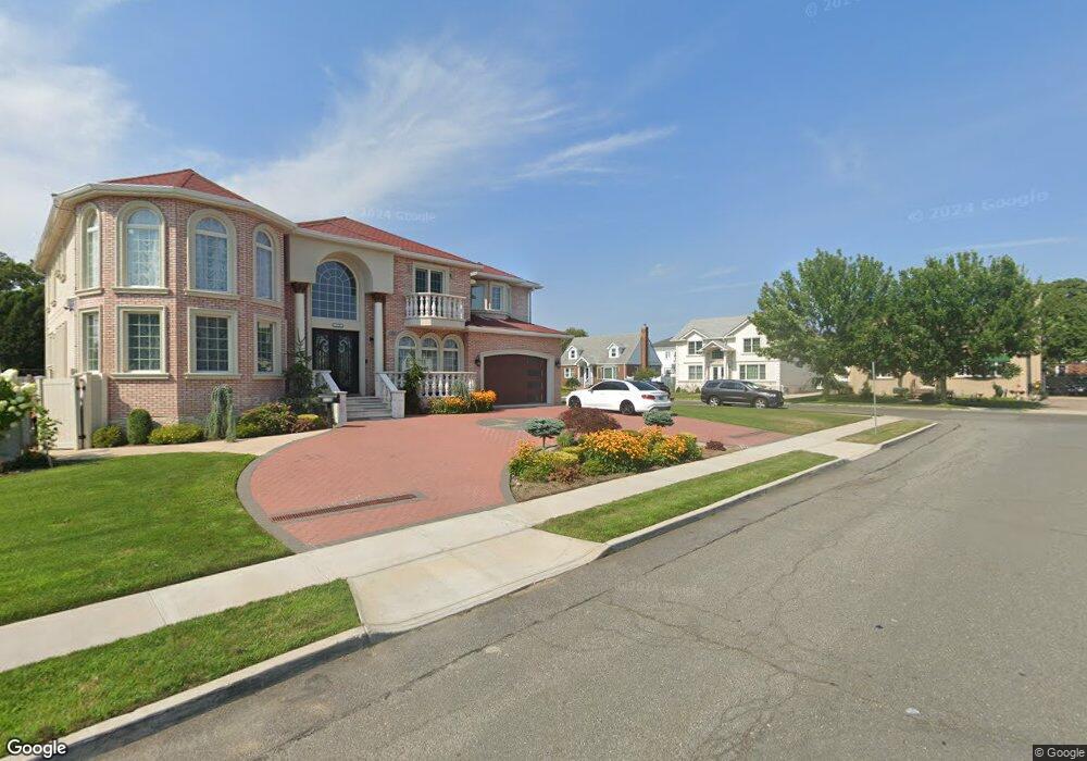 681 Park Ln S, Franklin Square, NY 11010 - photo 1