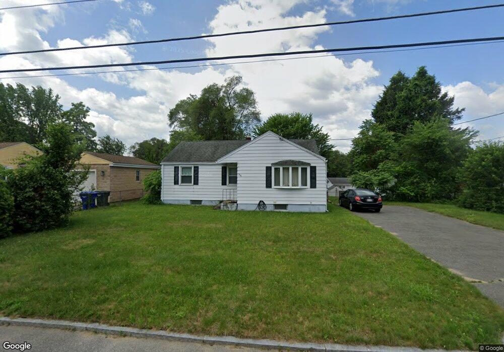 316 Stapleton Rd, Springfield, MA 01109 - photo 1
