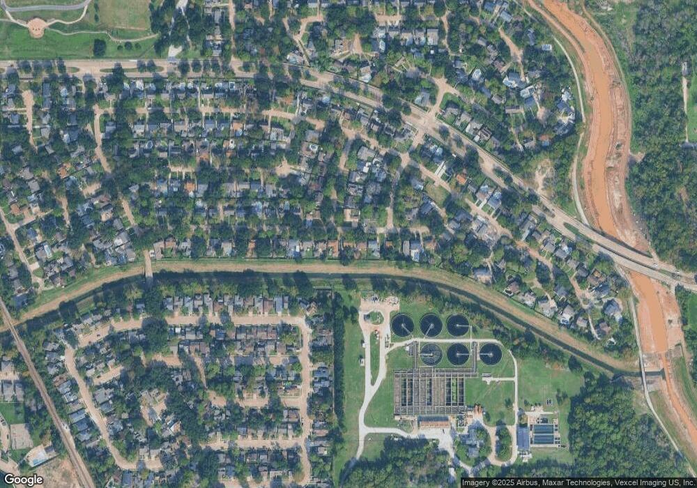 4939 Oak Shadows Dr, Houston, TX 77091 - photo 1