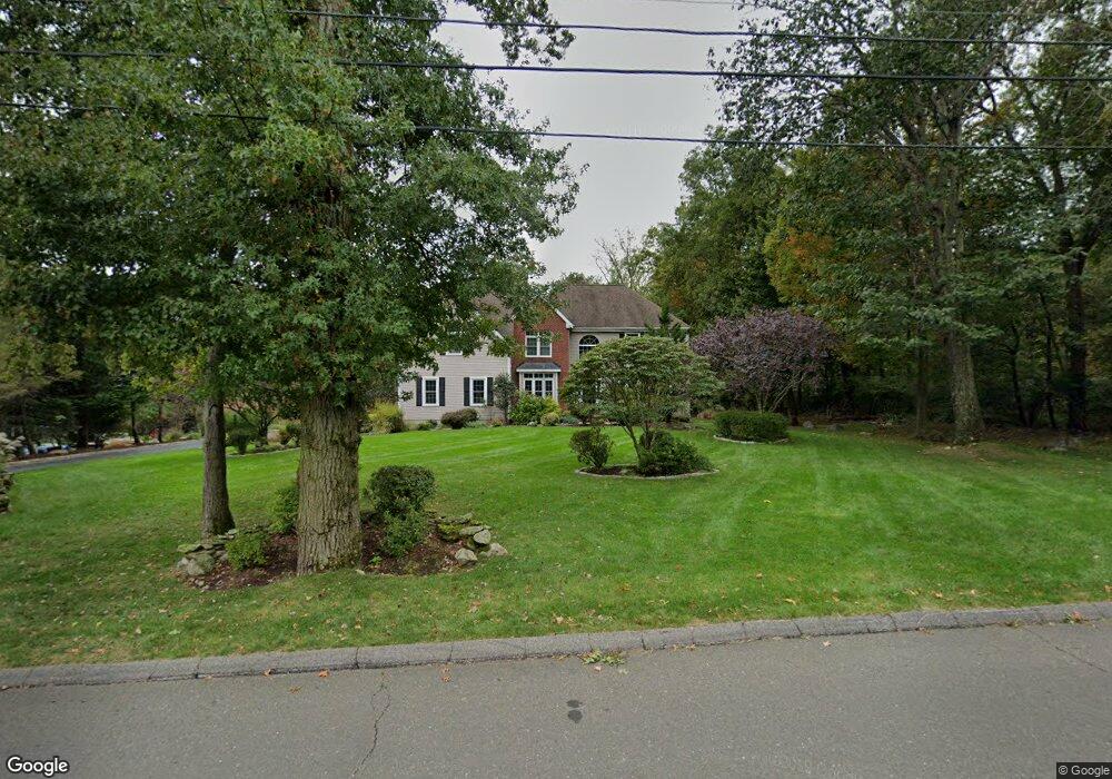 8 Little Fox Ln, Norwalk, CT 06850 - photo 1