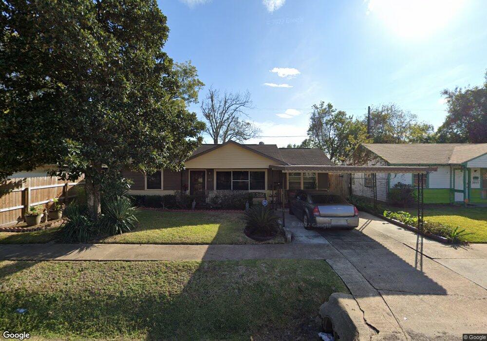 3013 Stallings Dr, Houston, TX 77088 - photo 1