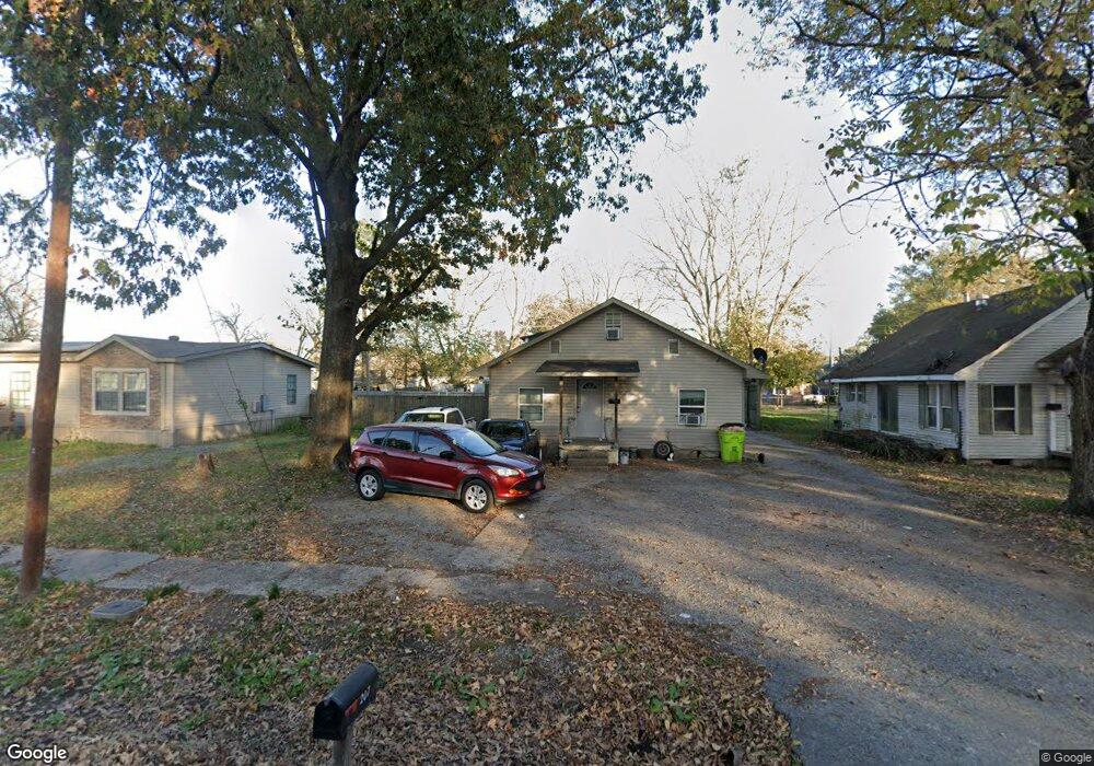 207 S Wood St, Stuttgart, AR 72160 - photo 1