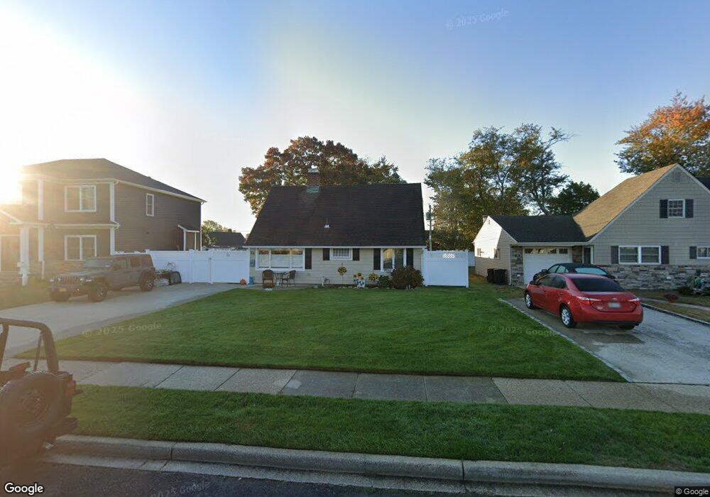 24 Spoke Ln, Levittown, NY 11756 - photo 1