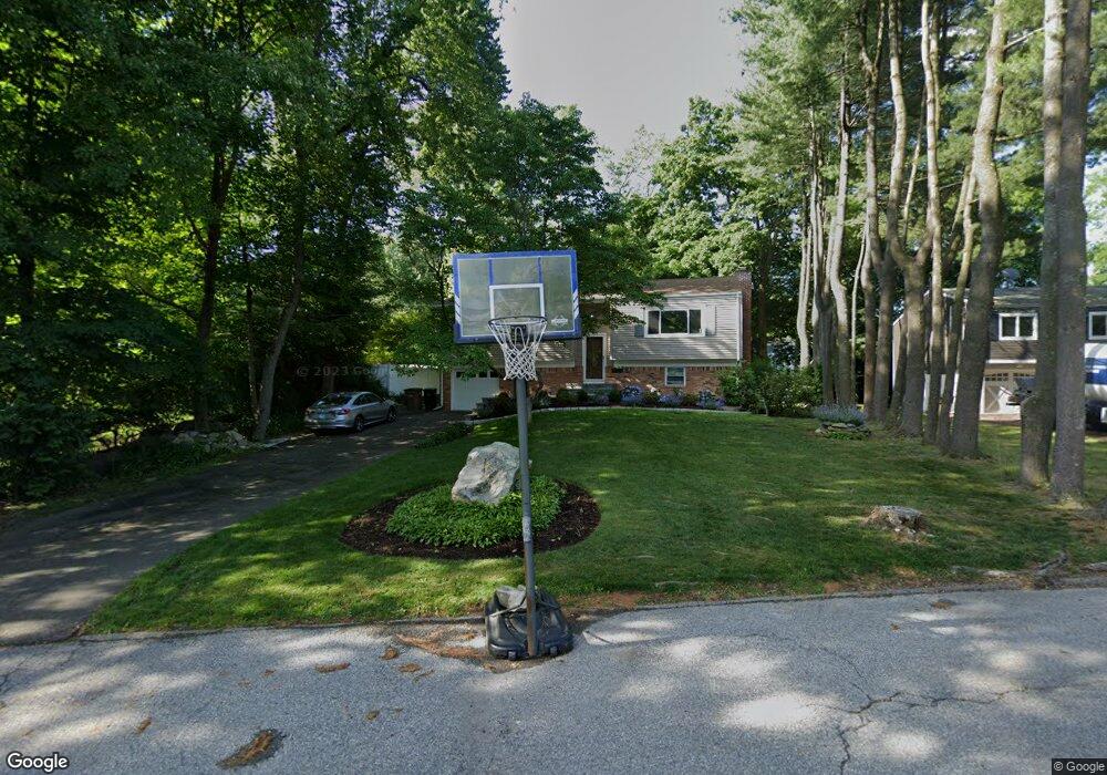 10 Saxon Ct, Stamford, CT 06905 - photo 1