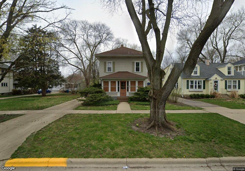 141 S Commonwealth Ave, Aurora, IL 60506 - photo 1