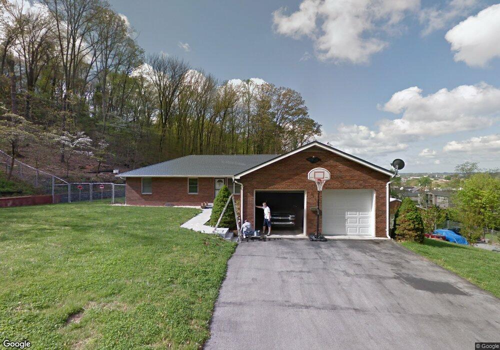 1110 Topeka St, Johnson City, TN 37601 - photo 1