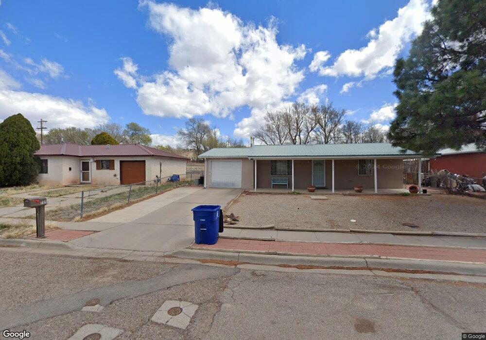 725 Glenwood Ave, Espanola, NM 87532 - photo 1