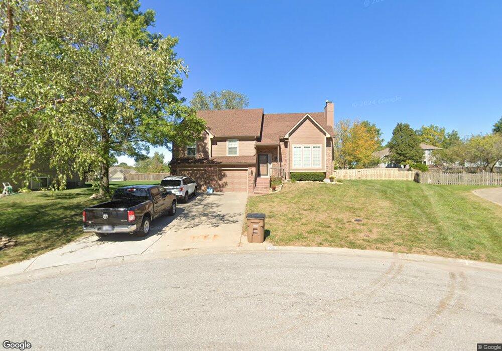 1510 Fox Run Ln, Raymore, MO 64083 - photo 1