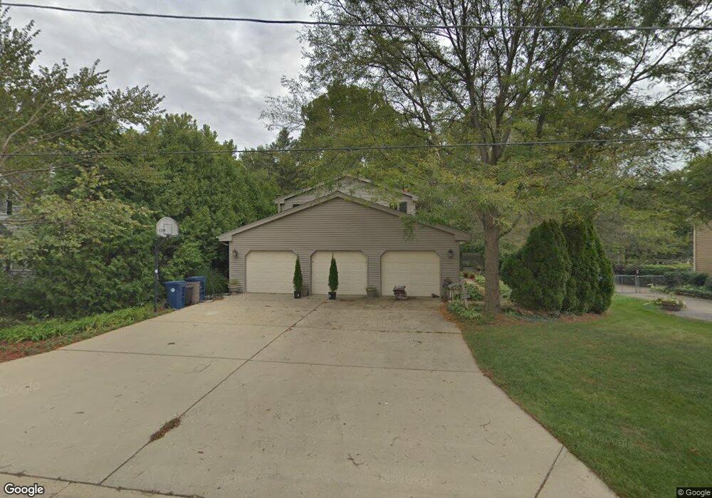 1215 Rattray Dr, Algonquin, IL 60102 - photo 1