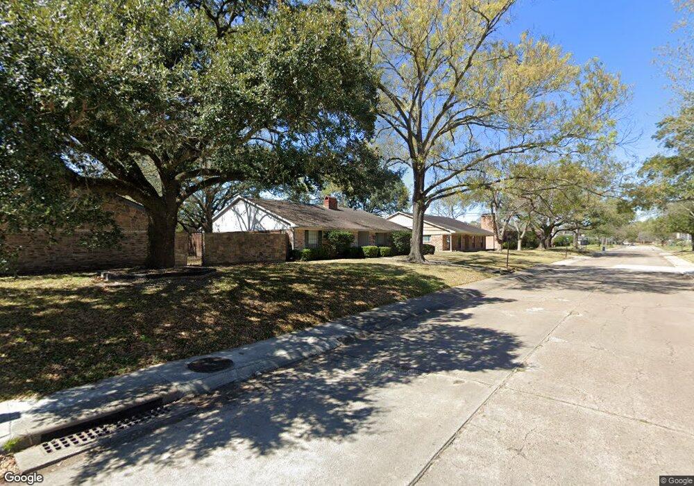 510 Briar Hill Dr, Houston, TX 77042 - photo 1