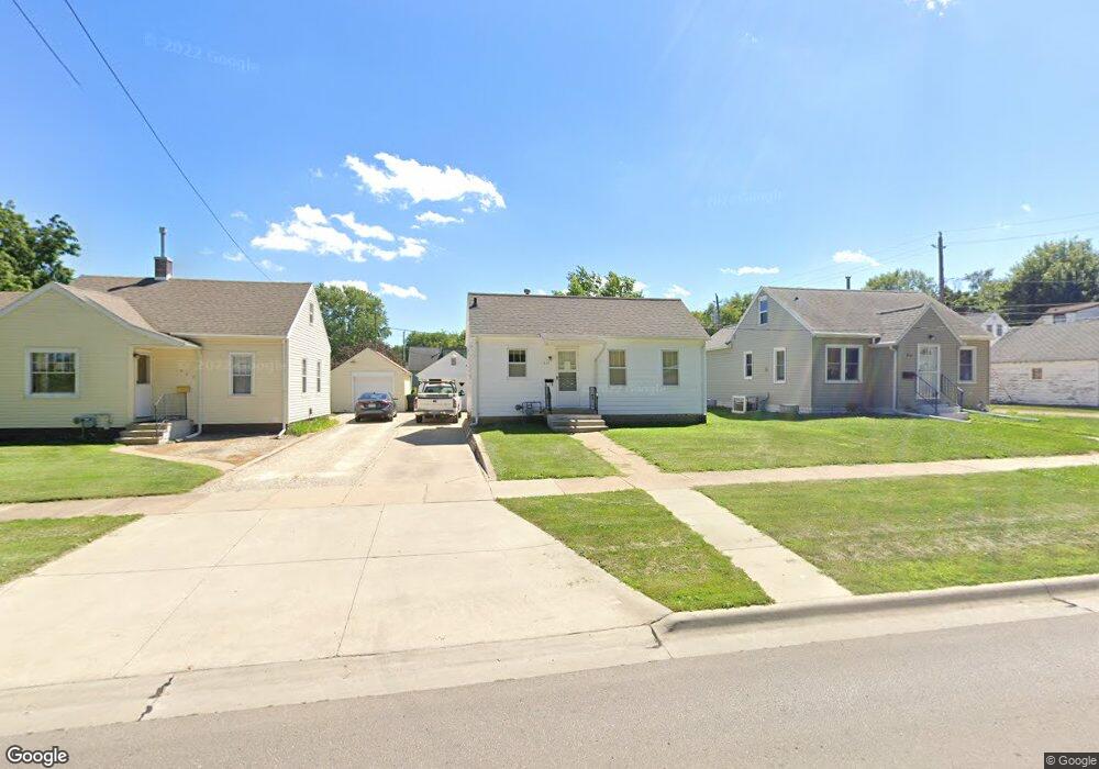 918 E Mitchell Ave, Waterloo, IA 50702 - photo 1