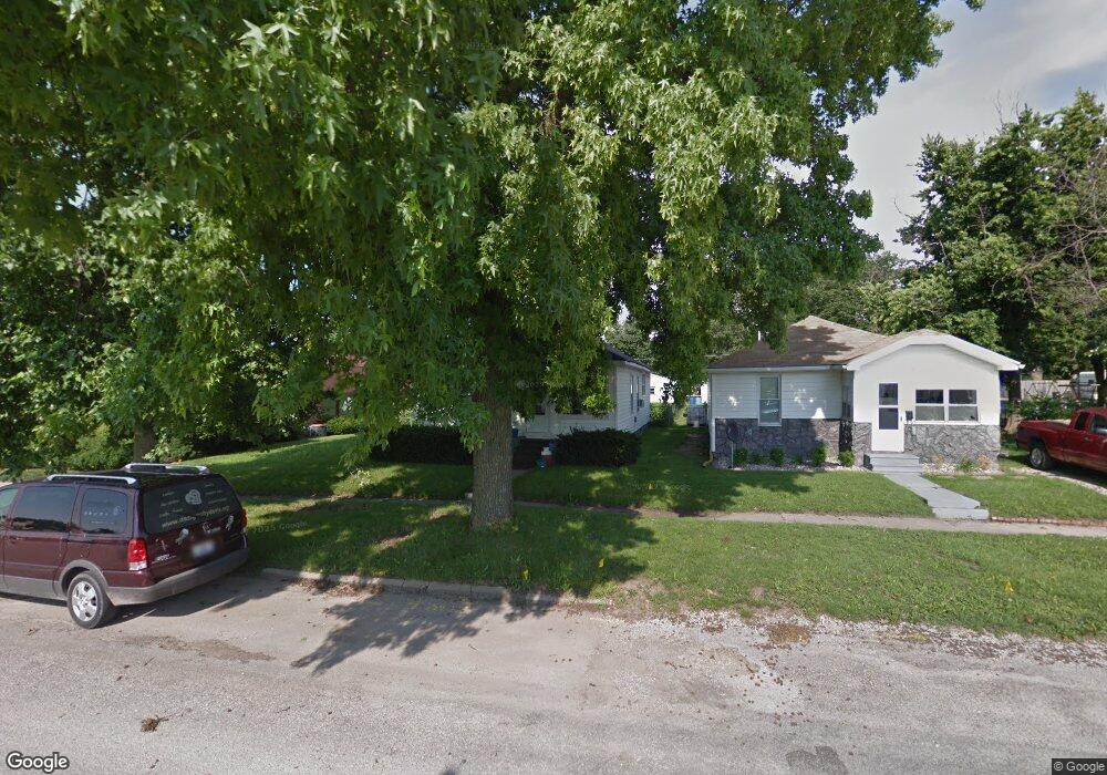 1012 N 13th St, Mattoon, IL 61938 - photo 1