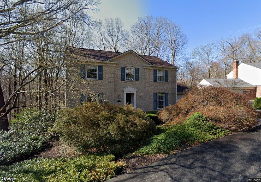 5830 Bent Twig Rd, McLean, VA 22101 - photo 1