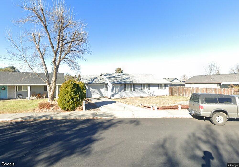 2207 SW 33rd St, Redmond, OR 97756 - photo 1