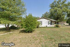 320 W 17th St, Beardstown, IL 62618
