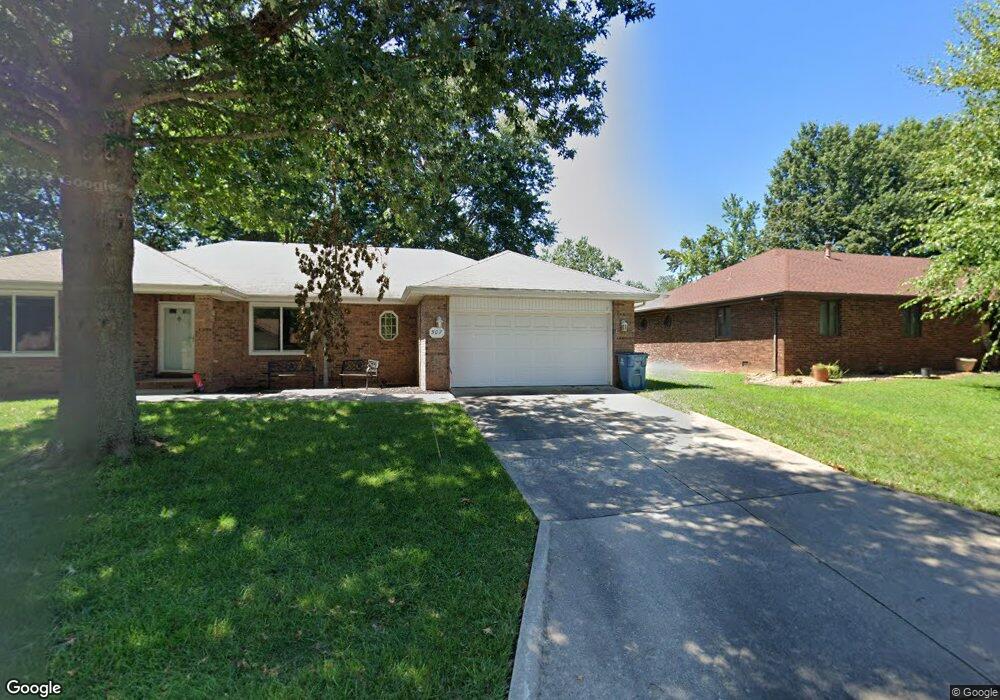 507 Hillcrest Ave, Nixa, MO 65714 - photo 1