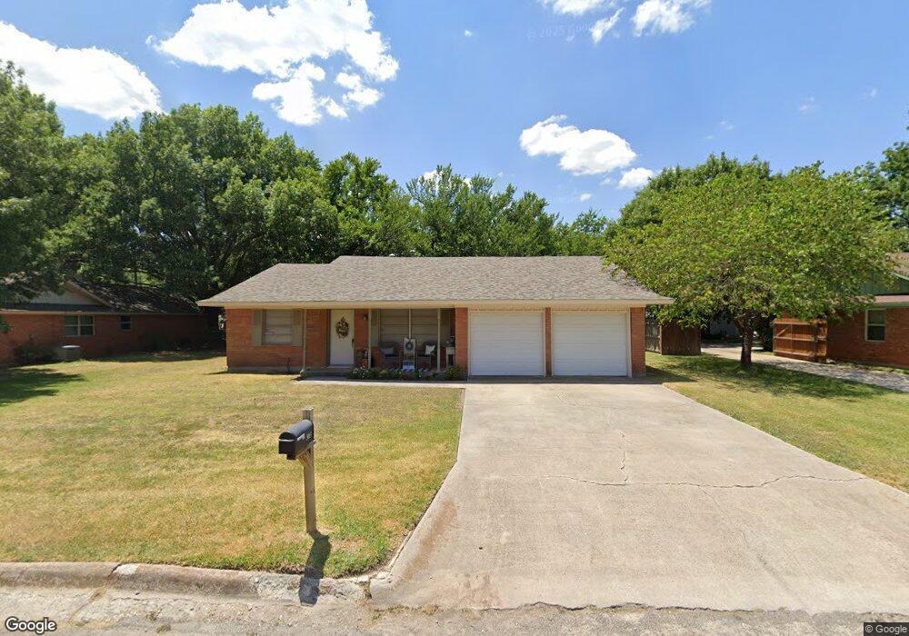 303 Hillside Dr, Gainesville, TX 76240 - photo 1