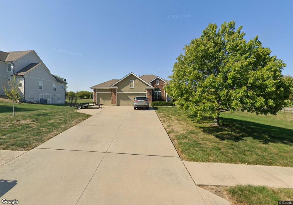 602 Horizon Pkwy, Raymore, MO 64083 - photo 1