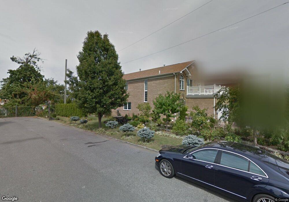 15003 Waterside Ct, Whitestone, NY 11357 - photo 1