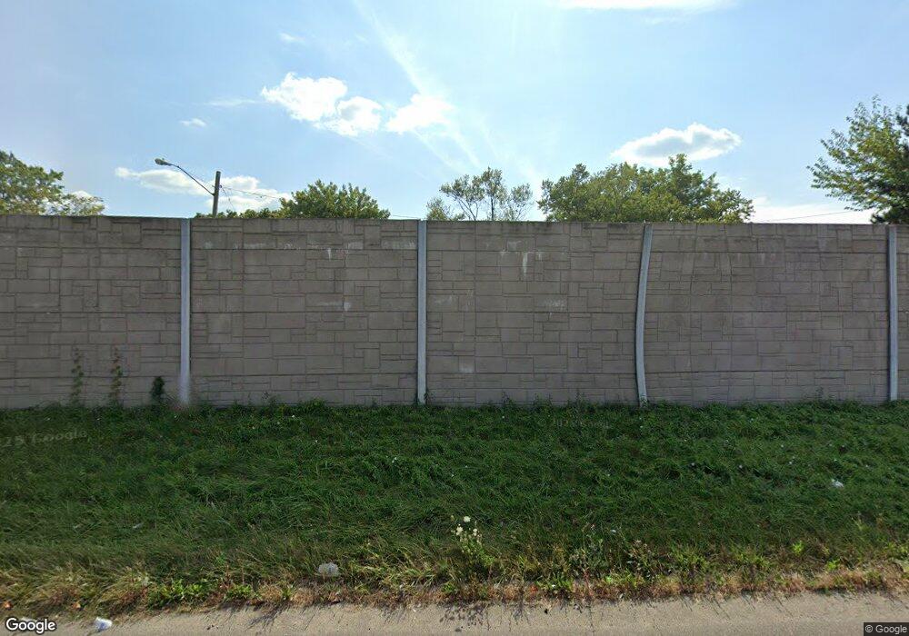 21402 Hansen Rd, Maple Heights, OH 44137 - photo 1