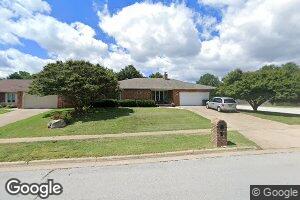 949 E Maplewood St, Springfield, MO 65807