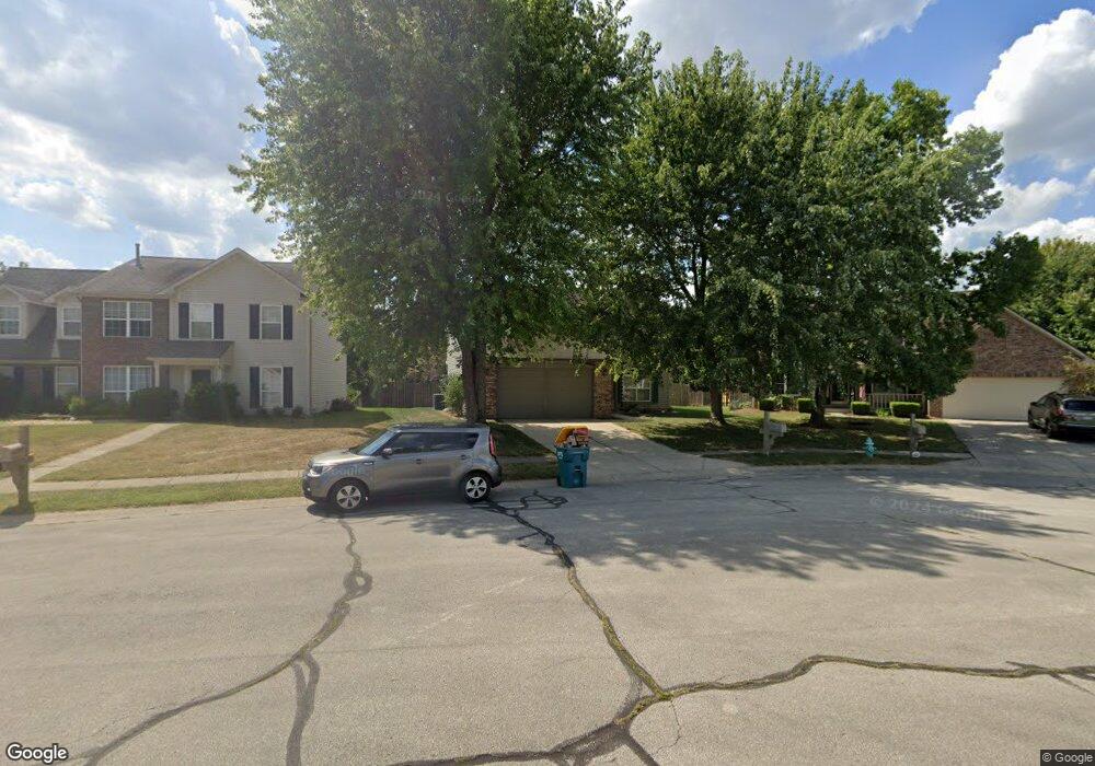 10346 Crestridge Ct, Fishers, IN 46037 - photo 1