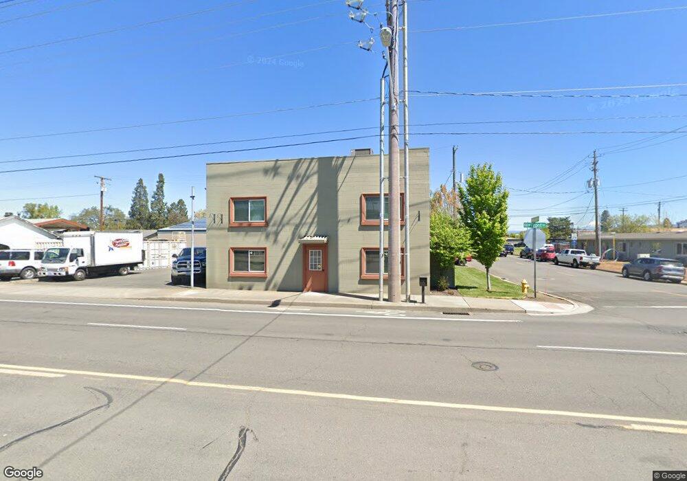 112 N Front St, Central Point, OR 97502 - photo 1