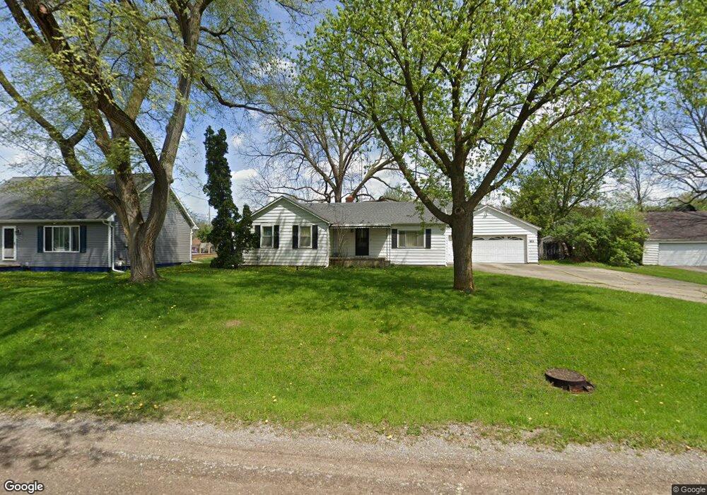 1585 Algonac Dr, Flint, MI 48532 - photo 1