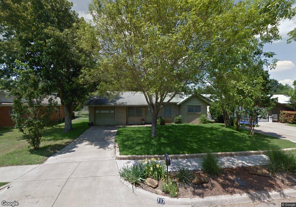 717 Brookfield Dr, Hurst, TX 76053 - photo 1