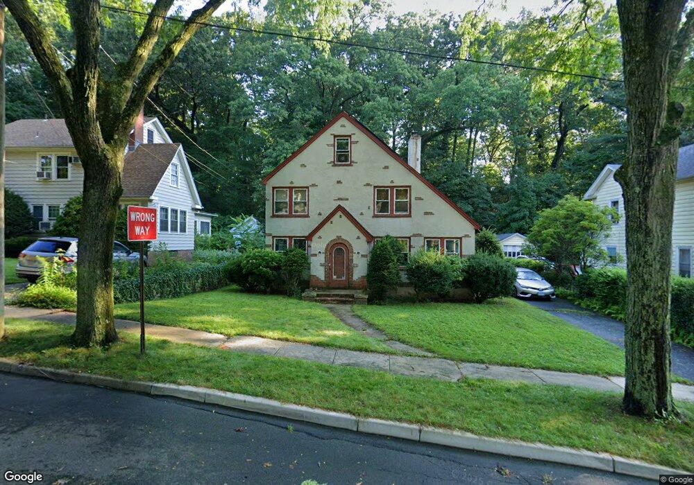 11 Hemlock Rd, New Haven, CT 06515 - photo 1