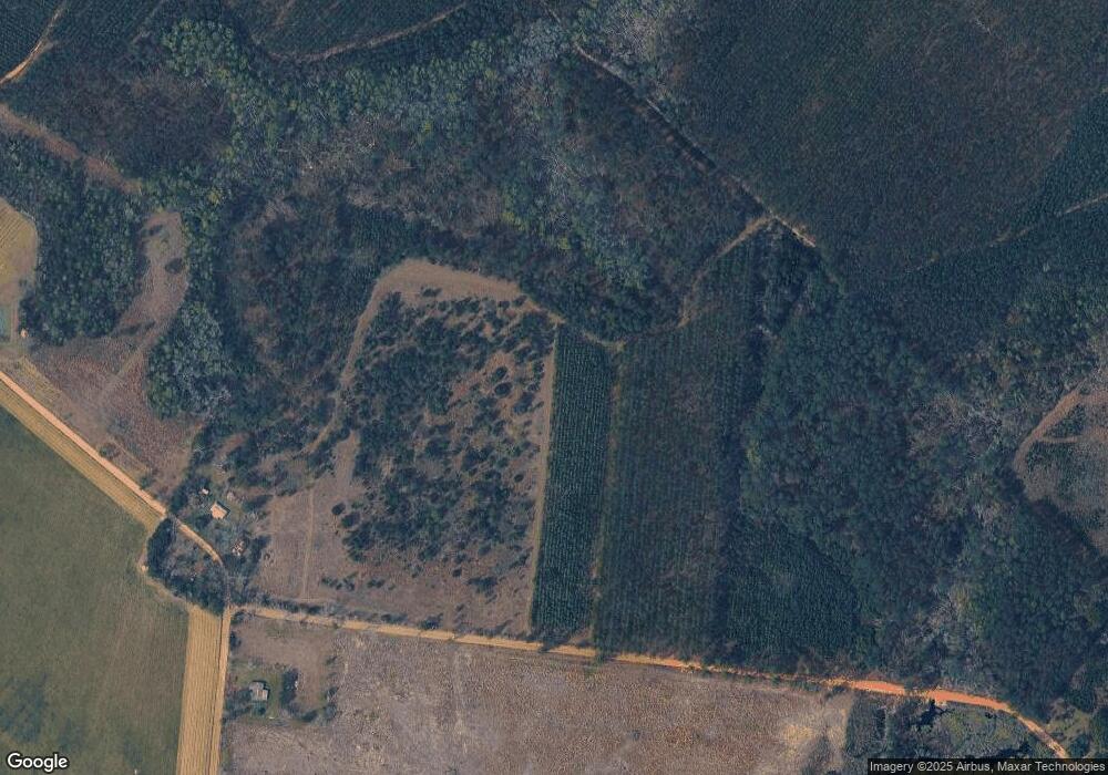 225 Seal Cir, Alma, GA 31510 - photo 1