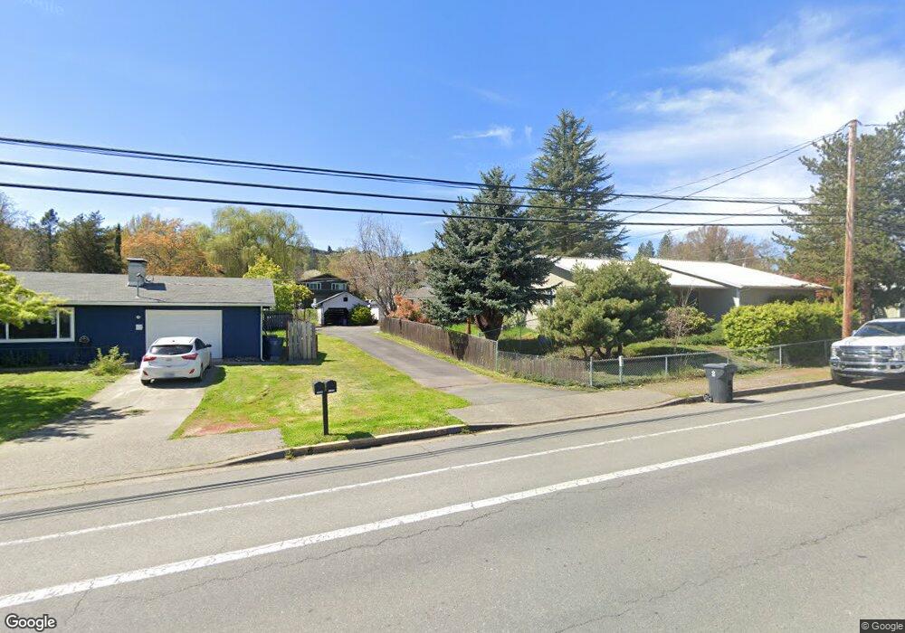 1720 NW Highland Ave, Grants Pass, OR 97526 - photo 1