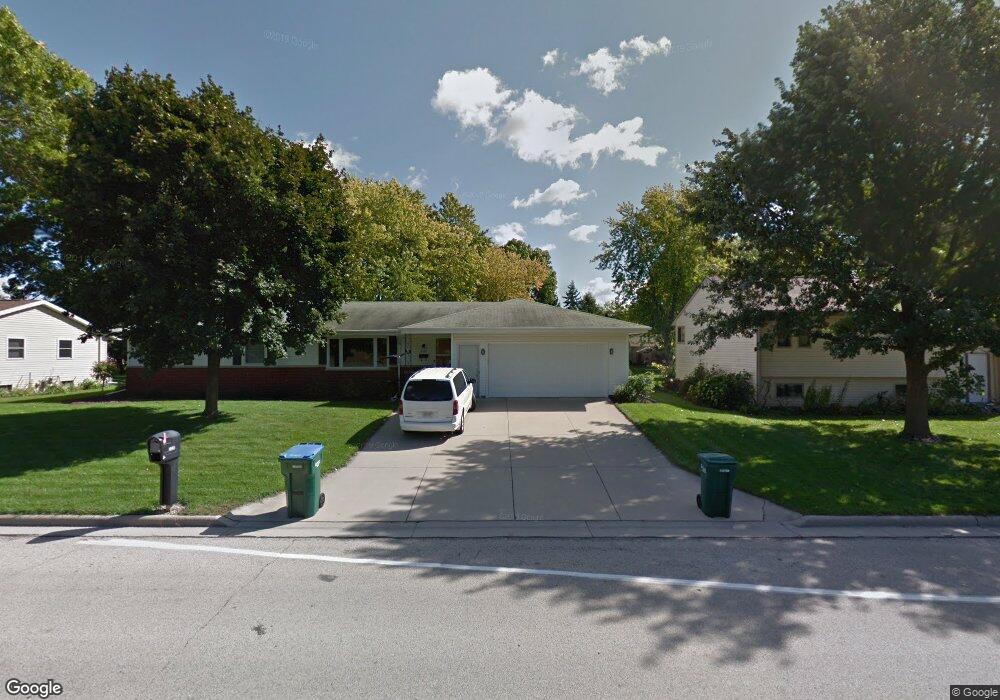 3320 N Bluemound Dr, Appleton, WI 54914 - photo 1